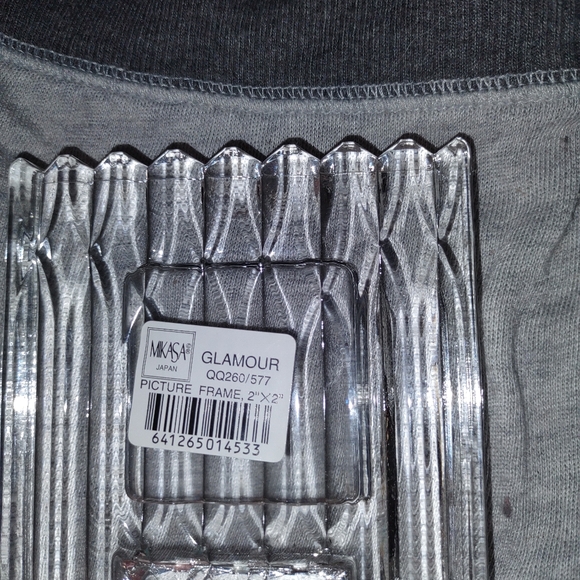 Mikasa Glamour Crystal Glass Photo Frame 2" x 2" QQ260/577 - Picture 3 of 7